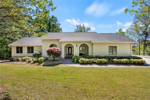 101 Gordon Dr, Townville, SC 29689