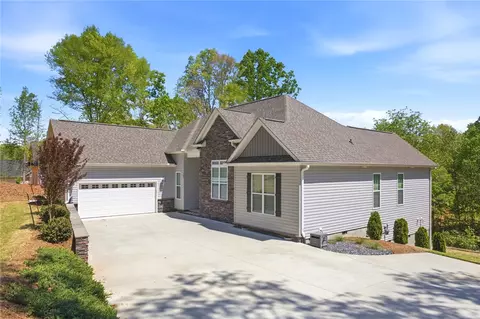 Exterior - 105 Winterbrook Cir, Seneca, SC 29678 photo 3 of 10