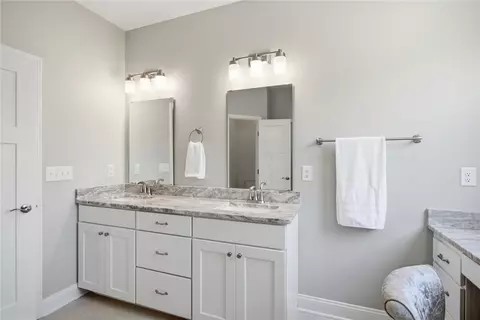 Bath - 105 Winterbrook Cir, Seneca, SC 29678 photo 2 of 5
