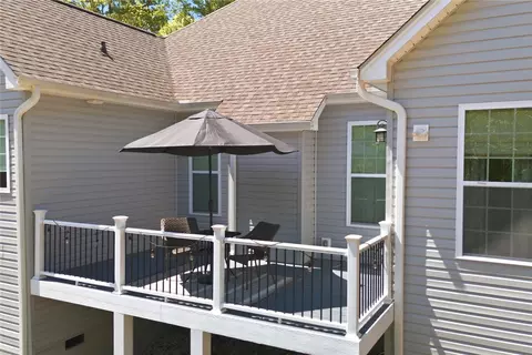 Exterior - 105 Winterbrook Cir, Seneca, SC 29678 photo 6 of 10