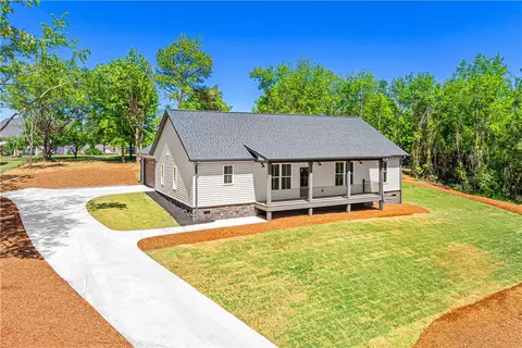 411 Calm Oak Dr, Seneca, SC 29678