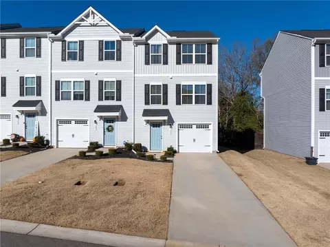 Exterior - 109 Brooklane Ct, Easley, SC 29642 photo 9 of 13
