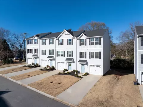 Exterior - 109 Brooklane Ct, Easley, SC 29642 photo 8 of 13