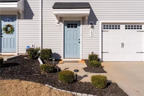 Exterior - 109 Brooklane Ct, Easley, SC 29642 photo 12 of 13