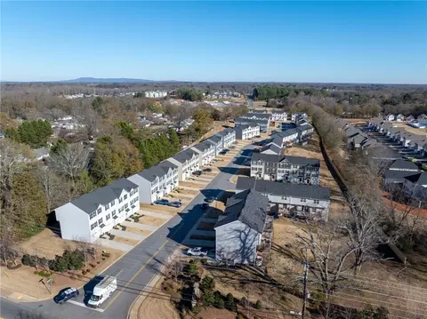 View/Area - 109 Brooklane Ct, Easley, SC 29642 photo 3 of 7