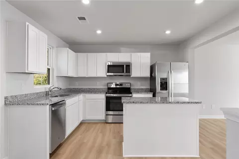 Kitchen - 109 Brooklane Ct, Easley, SC 29642 photo 2 of 3