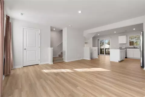 Living - 109 Brooklane Ct, Easley, SC 29642 photo 5 of 5