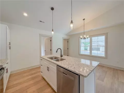 350 Code Cir, Seneca, SC 29678 photo 10