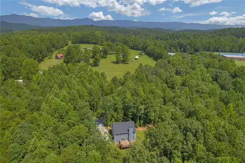 131 Tompkins Hill Ln, Pickens, SC 29671