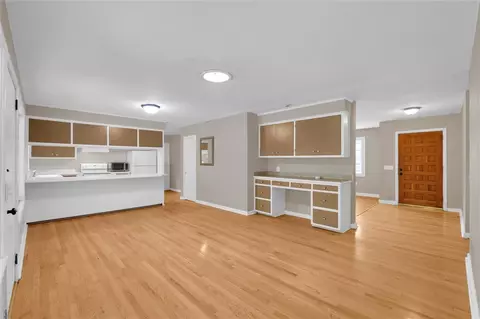 Living - 106 Mitchell Ave, Clemson, SC 29631 photo 8 of 8