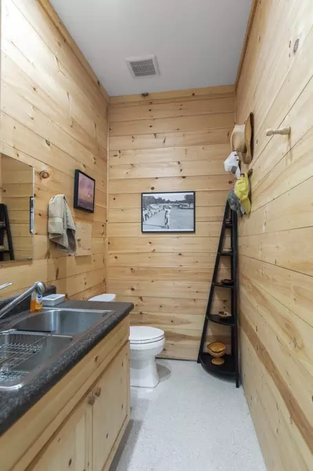 Bath - 144 Lecroy Rd, Walhalla, SC 29691 photo 7 of 7