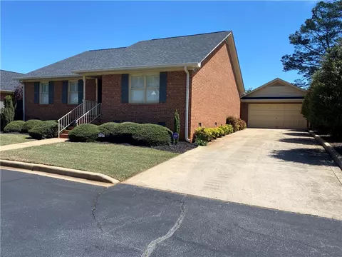 2026 Cardinal Park Dr, Anderson, SC 29621