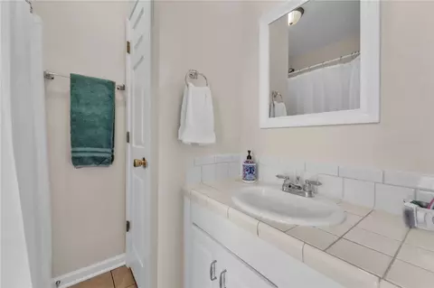 Bath - 307 Grant St, Easley, SC 29640 photo 2 of 3