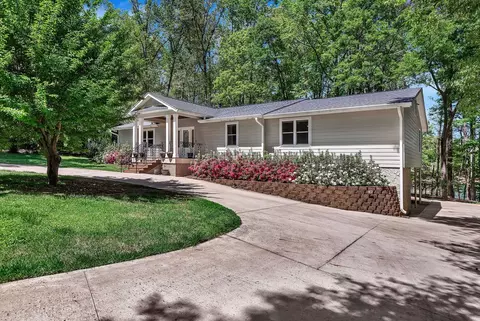 400 Paradise Cir, Townville, SC 29689