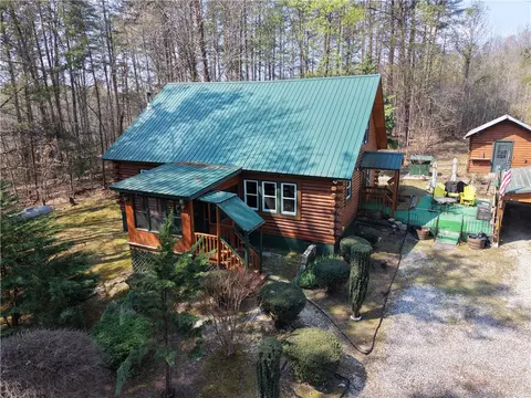 227 Meadowbrook Dr, Salem, SC 29676