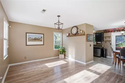 100 Henry Ct, Central, SC 29630 photo 5