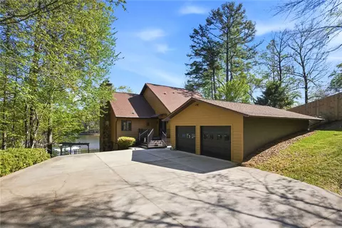 120 Farris Sandra Dr, West Union, SC 29696