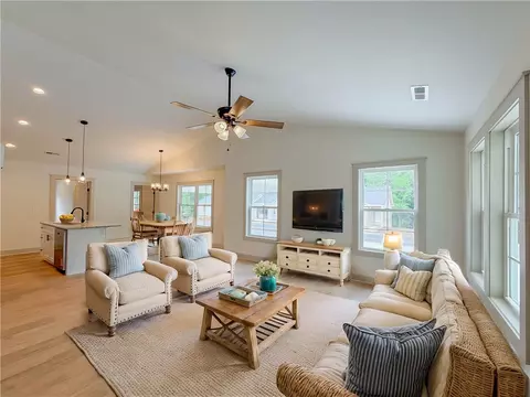 Living - 212 Pine St, Seneca, SC 29678 photo 1 of 1