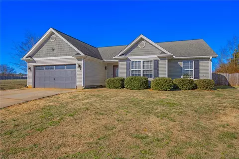 109 Stanmoore Dr, Anderson, SC 29621