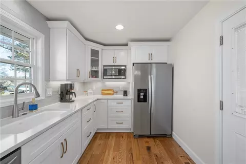 Kitchen - 640 Old Salem Rd, Seneca, SC 29672 photo 3 of 4