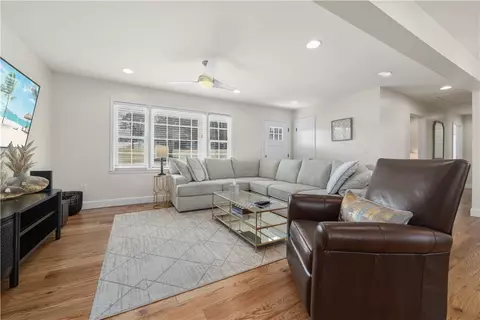 Living - 640 Old Salem Rd, Seneca, SC 29672 photo 1 of 4
