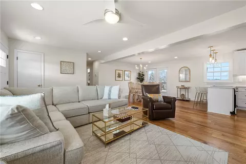 Living - 640 Old Salem Rd, Seneca, SC 29672 photo 3 of 4