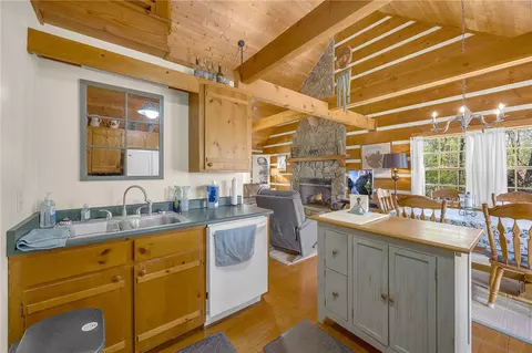 Kitchen - 539 Upper Springs Rd, Pickens, SC 29671 photo 3 of 4