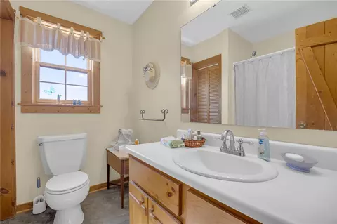 Bath - 539 Upper Springs Rd, Pickens, SC 29671 photo 3 of 3