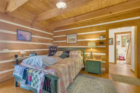 Bedroom - 539 Upper Springs Rd, Pickens, SC 29671 photo 1 of 6