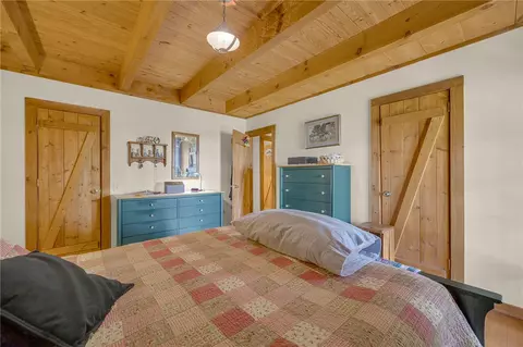 Bedroom - 539 Upper Springs Rd, Pickens, SC 29671 photo 2 of 6