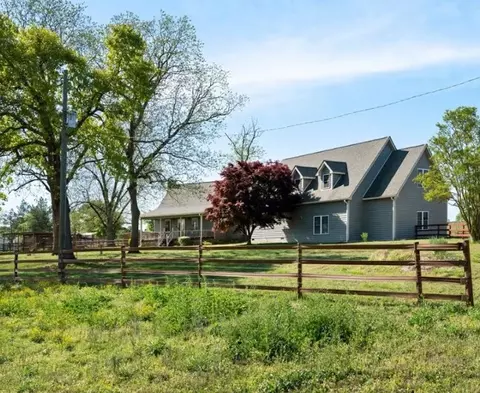 111 N Grant Rd, Seneca, SC 29678