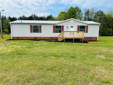 134 Arabian Way, Anderson, SC 29626