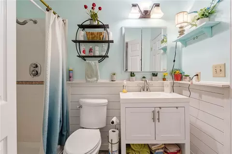 Bath - 1412 Forest Ln, Anderson, SC 29621 photo 3 of 3