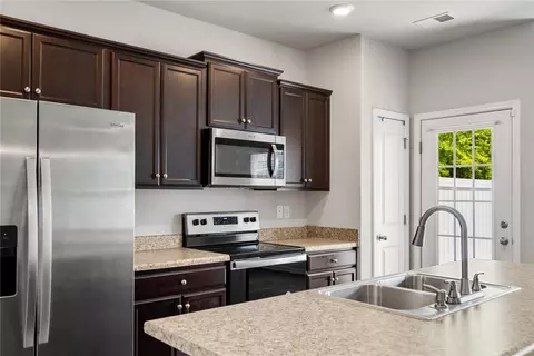 Kitchen - 103 Northridge Ct, Easley, SC 29642 photo 2 of 4