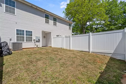 Exterior - 103 Northridge Ct, Easley, SC 29642 photo 6 of 8
