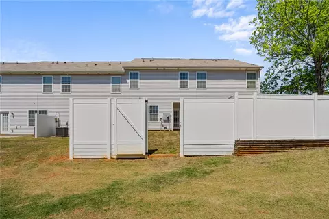 Exterior - 103 Northridge Ct, Easley, SC 29642 photo 7 of 8