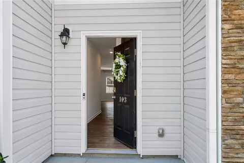 Entry Way - 103 Northridge Ct, Easley, SC 29642 photo 1 of 7