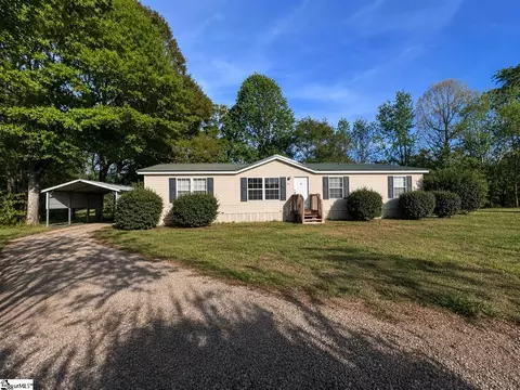 221 Welborn Rd, Pickens, SC 29671