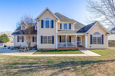 100 Carlissa Ct, Easley, SC 29640