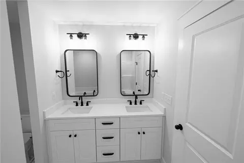Bath - 105 Leon Dr, Anderson, SC 29621 photo 5 of 6