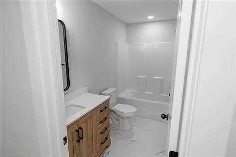 Bath - 105 Leon Dr, Anderson, SC 29621 photo 6 of 6