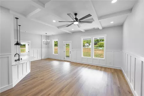 Living - 105 Leon Dr, Anderson, SC 29621 photo 3 of 6