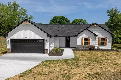 105 Leon Dr, Anderson, SC 29621