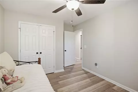 Bedroom - 109 Ledbetter Ln, Walhalla, SC 29691 photo 6 of 7