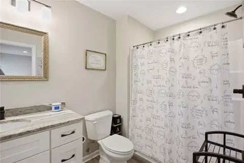 Bath - 109 Ledbetter Ln, Walhalla, SC 29691 photo 1 of 4