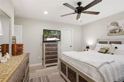 Bedroom - 109 Ledbetter Ln, Walhalla, SC 29691 photo 2 of 7