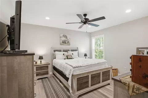 Bedroom - 109 Ledbetter Ln, Walhalla, SC 29691 photo 1 of 7
