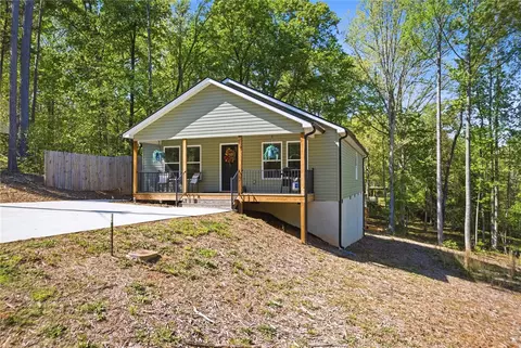 109 Ledbetter Ln, Walhalla, SC 29691