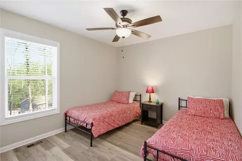 Bedroom - 109 Ledbetter Ln, Walhalla, SC 29691 photo 4 of 7