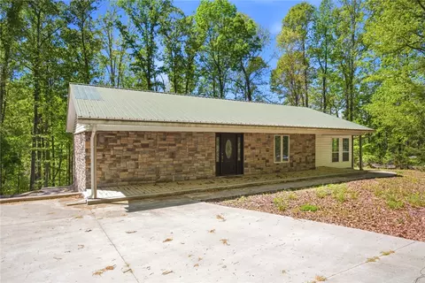 215 Boxwood Ln, Westminster, SC 29693